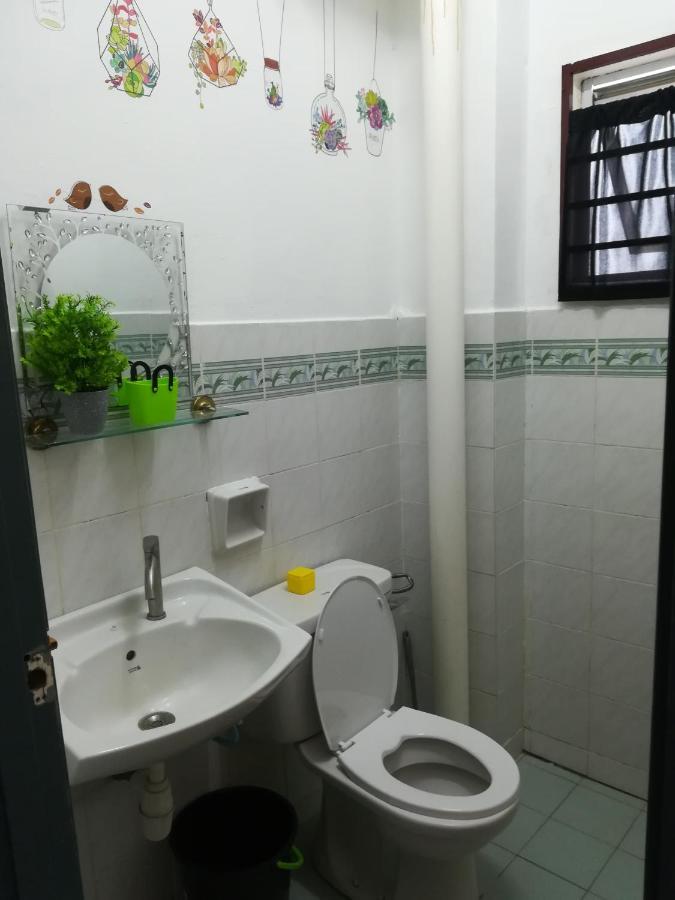 Hagia Medina Muslims Guesthouse Port Dickson Exterior photo