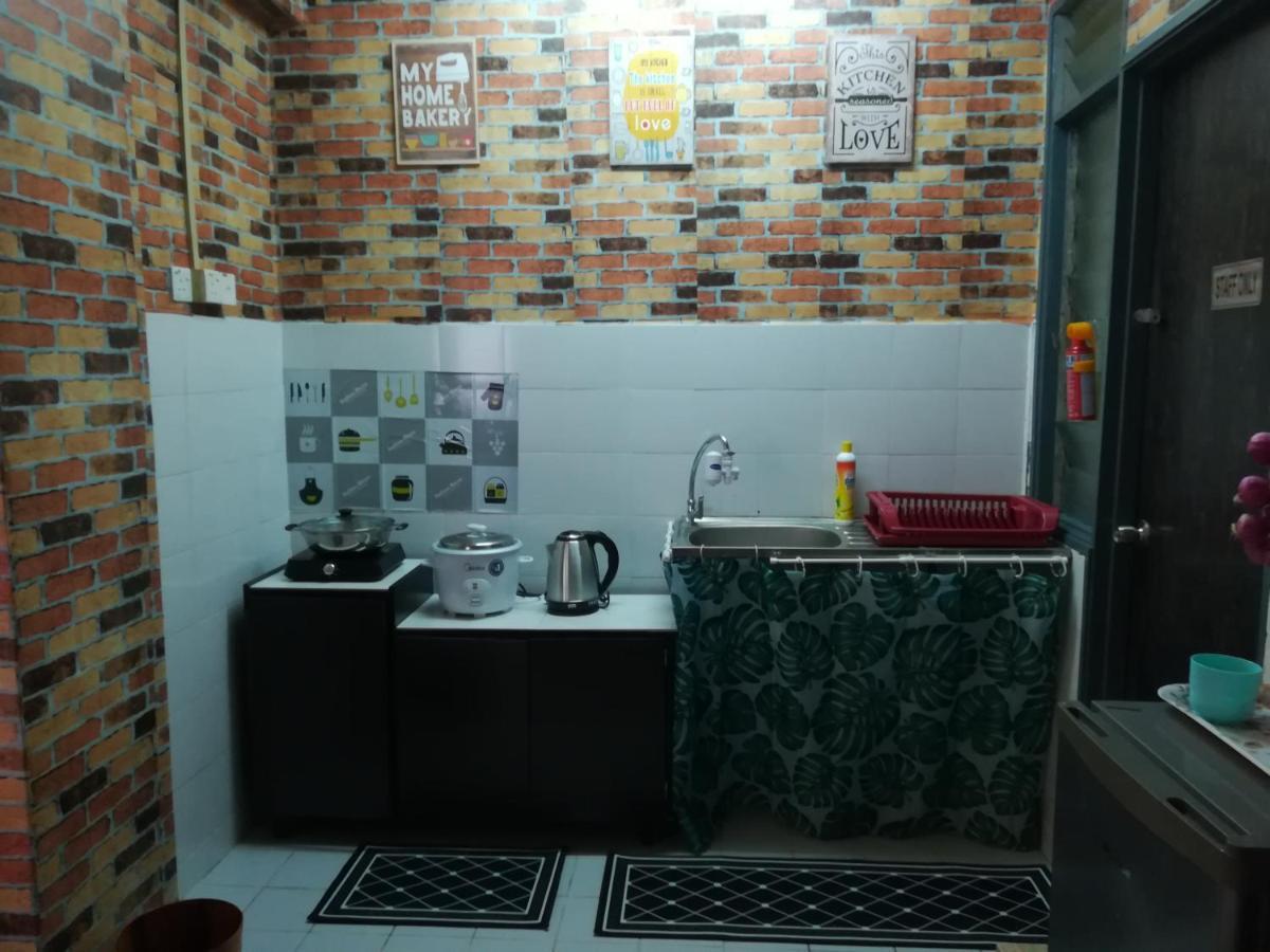 Hagia Medina Muslims Guesthouse Port Dickson Exterior photo